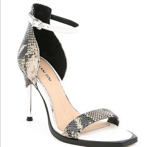 Gianni Bini Snake skin sandals